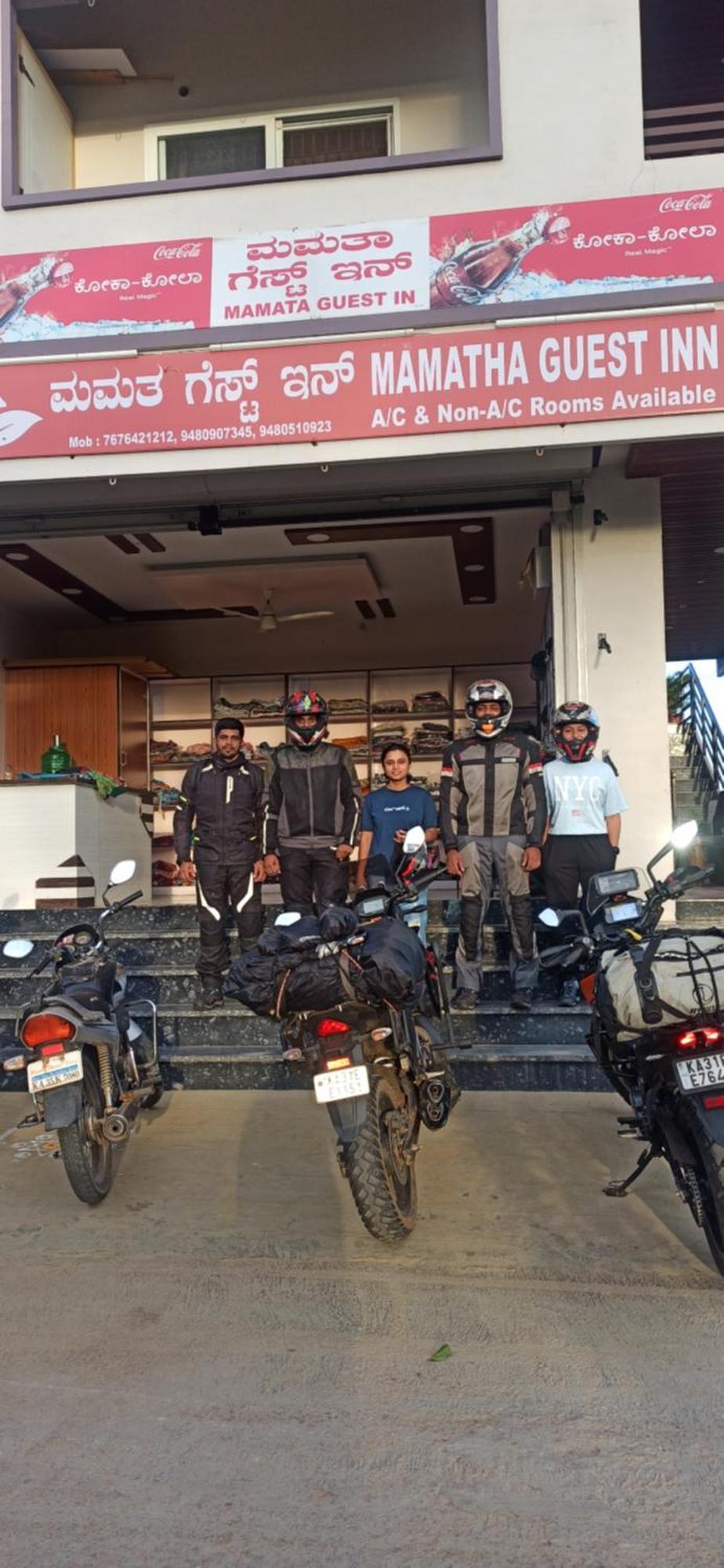 Mamatha Guest Inn Hampi Eksteriør bilde